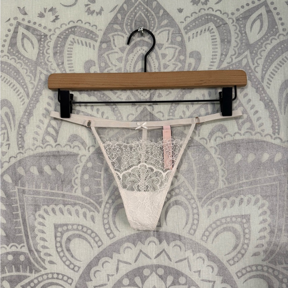 Nwt $16 Victorias Secret Dream Angels Mesh Lace V String Thong Ivory White M